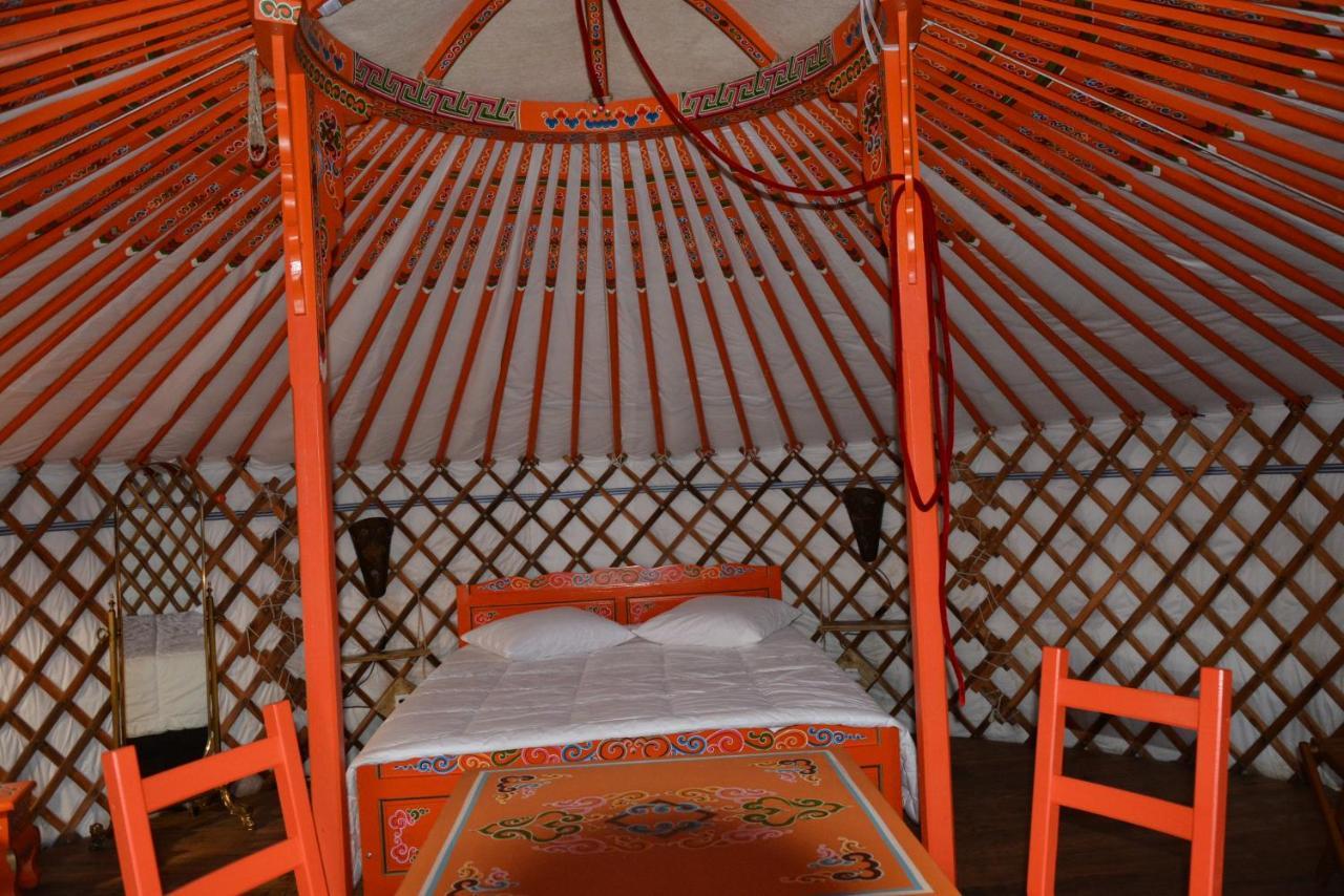 Les Insolites De Taracopala Solliès-Toucas Exterior foto